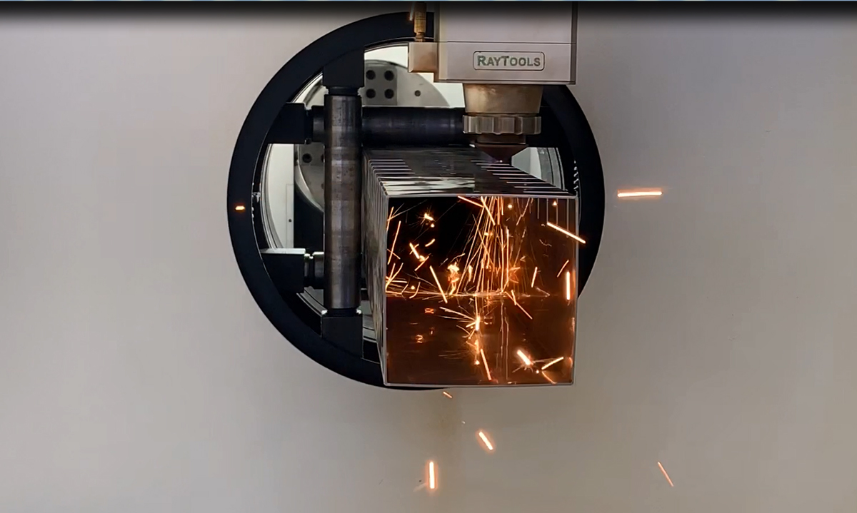 Станок для резки труб волоконным лазером